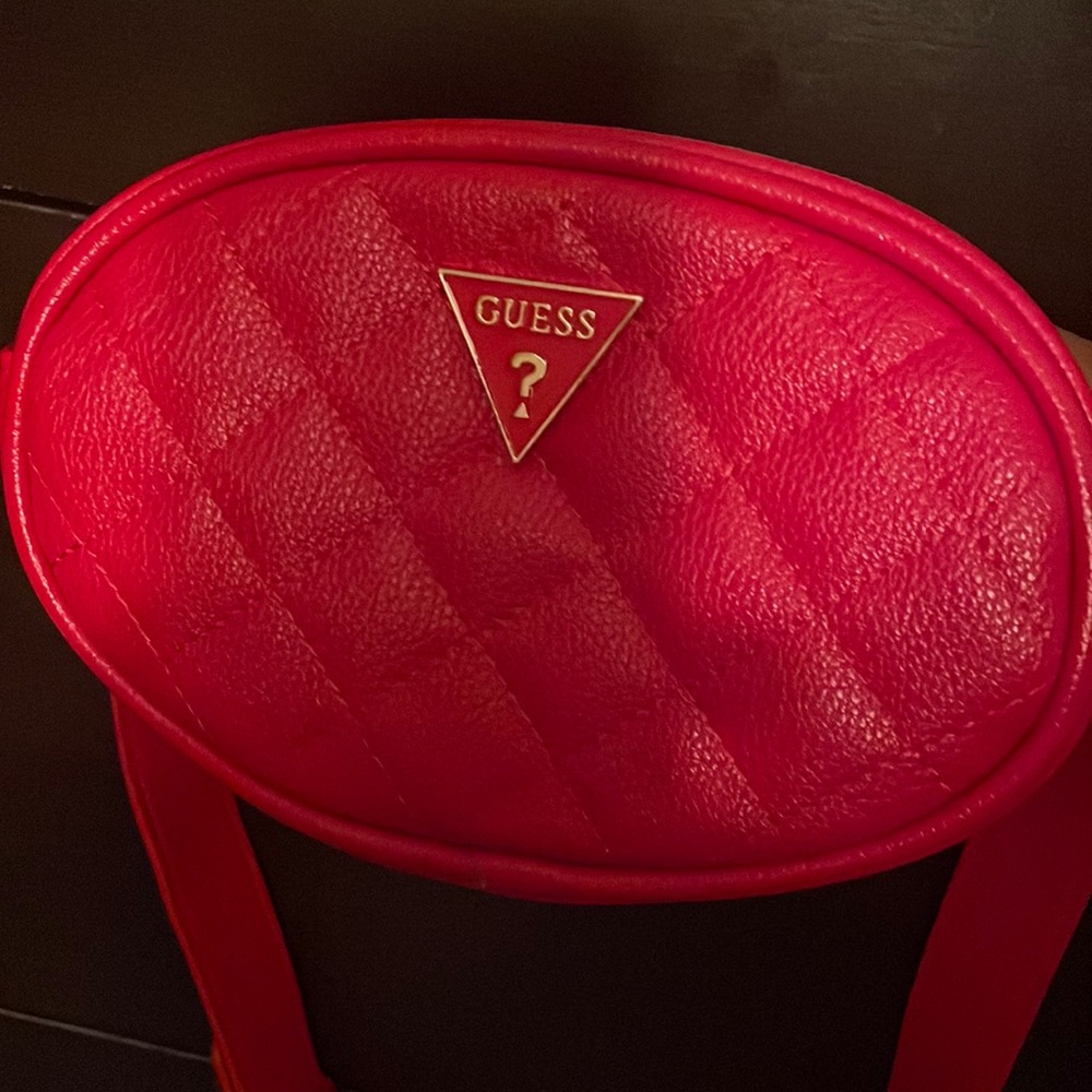 Red Guess belt bag ❤️